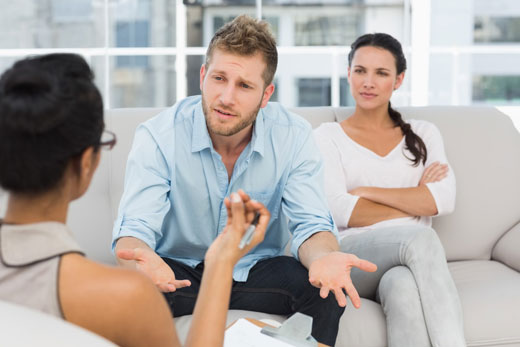 Mediation Das Bild zeigt ein Paar in der Mediation